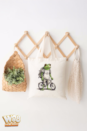 Urban Frog Explorer Tote Bag