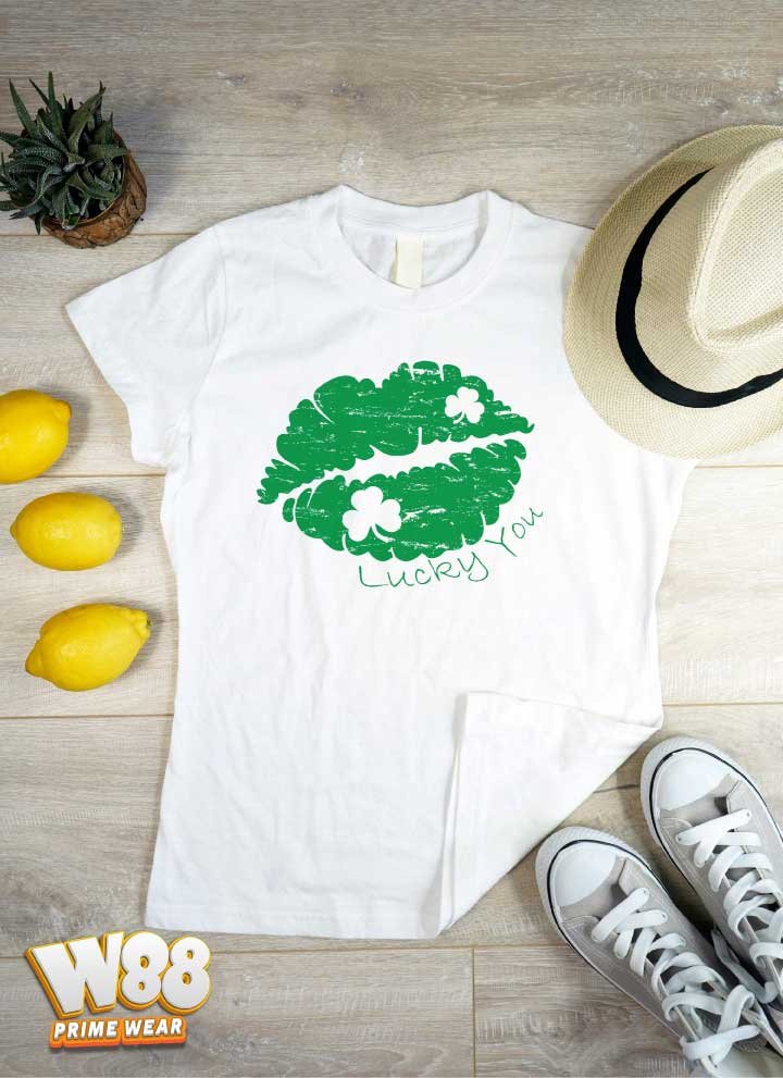 Kiss Me, I'm Lucky – T-Shirt 1 Kiss Me, I'm Lucky